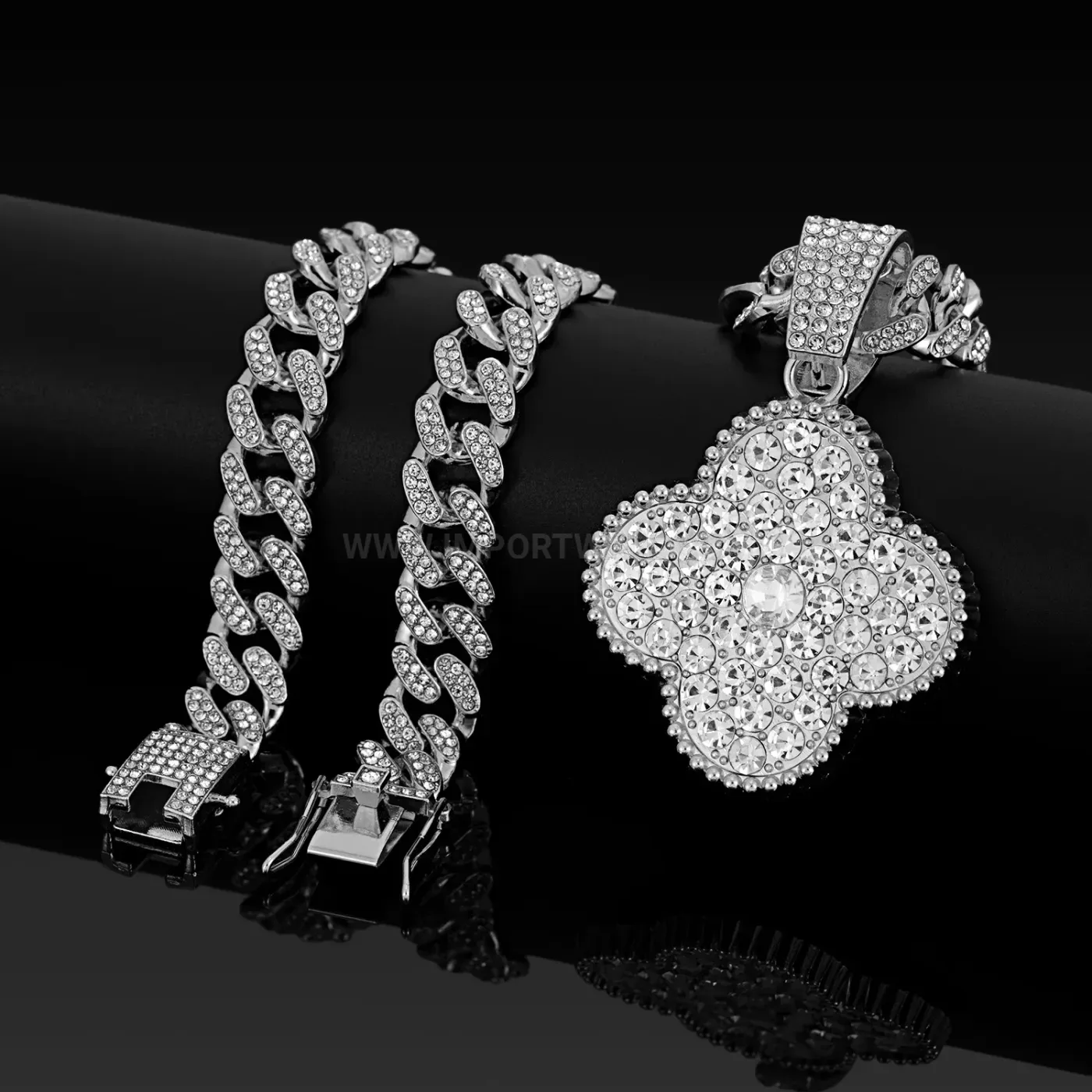 Rhinestone Four-Leaf Clover Alloy Hip Hop Pendant