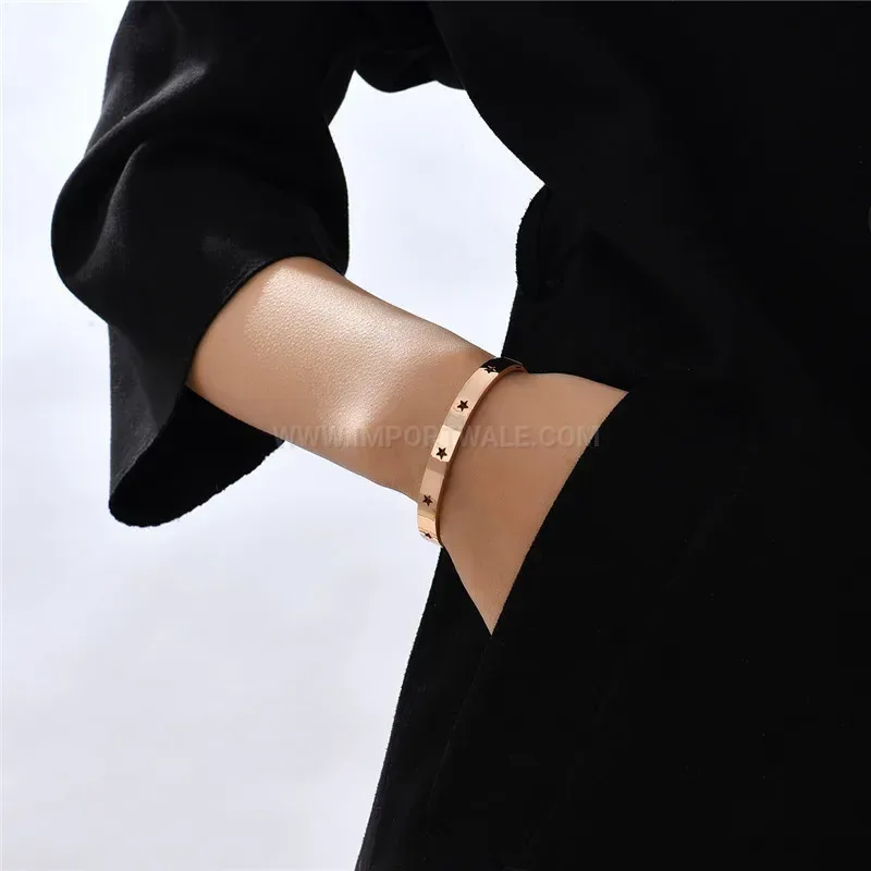 Cutout Five-Point Star Titanium Steel Clasp Bangle