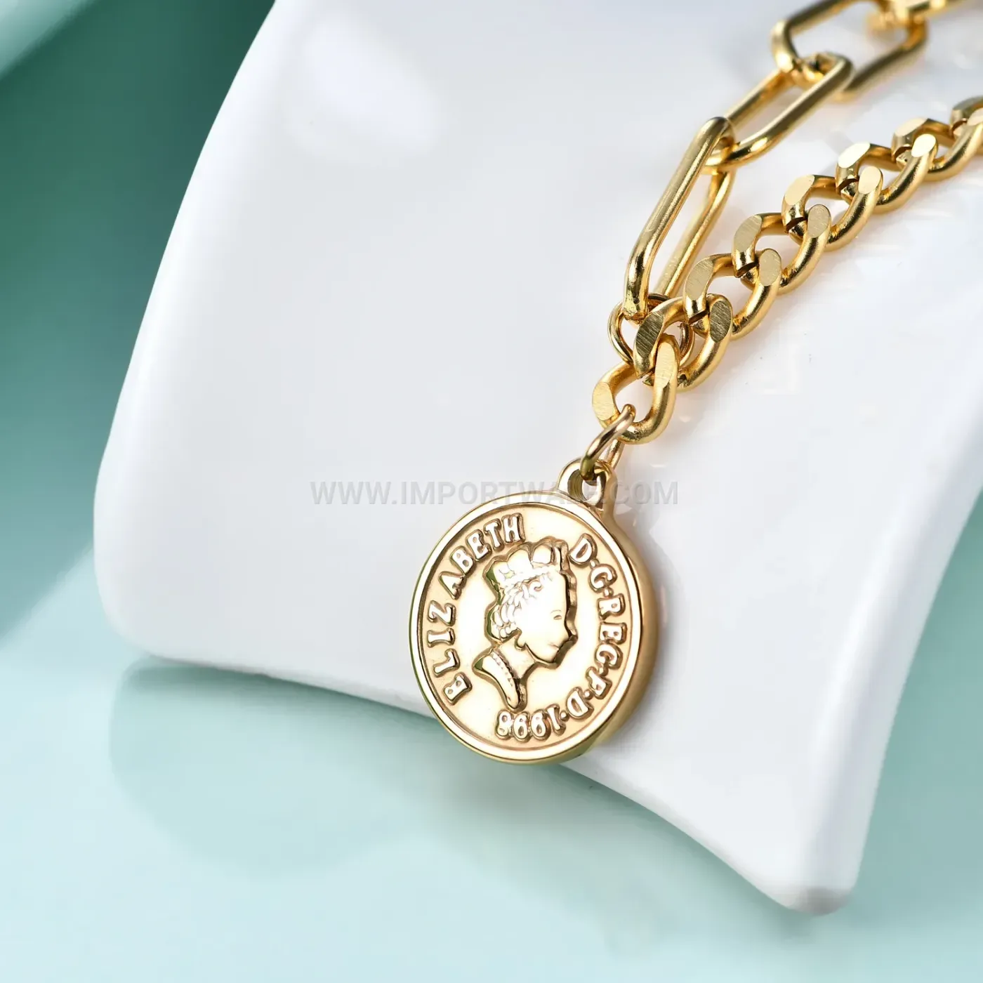 Stainless Steel Queen Coin Pendant Necklace With Minimalist Toggle Clasp