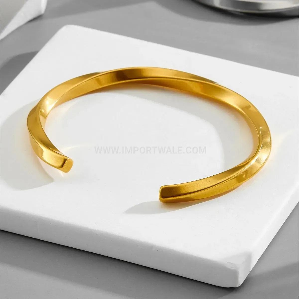 Elegant Twisted Geometric Gold Plated Titanium Steel Open Bangle