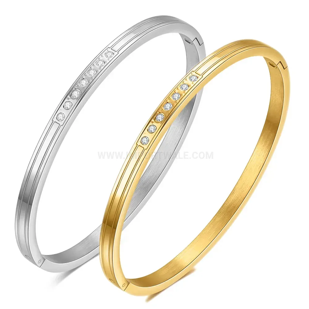 Elegant 18K Gold Plated Zirconia Inlaid Open Stainless Steel Bangle