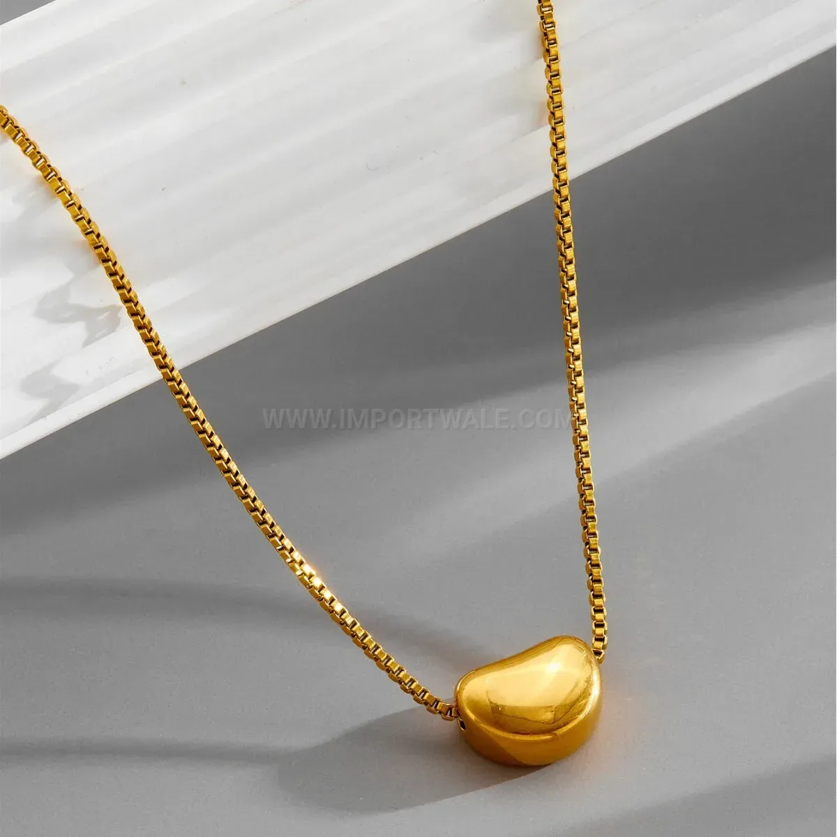 Elegant Geometrical Stainless Steel Love Bean Pendant Clavicle Chain Necklace