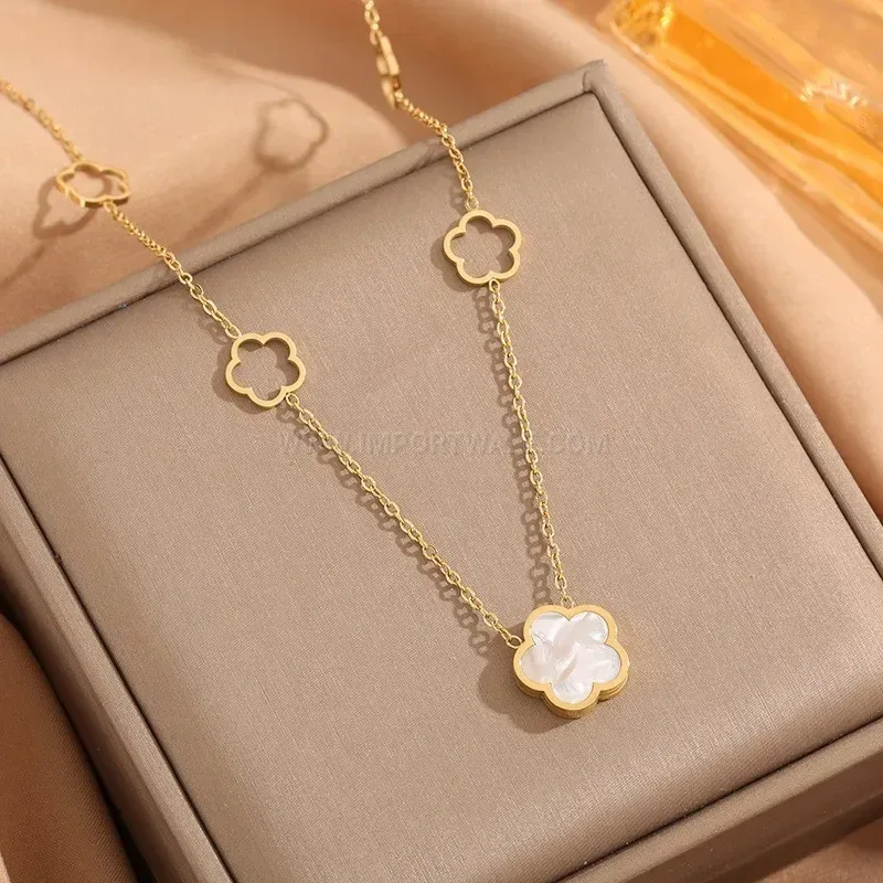 Premium Titanium Steel Five Leaf Clover Floral Jewelry Set