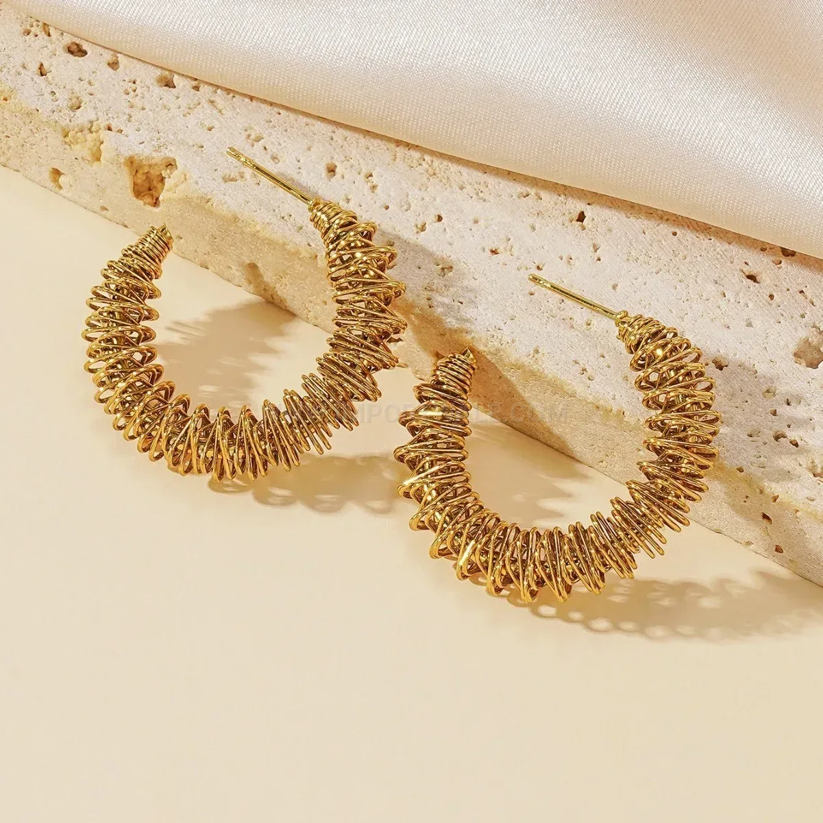 Coiled Spring Openwork Geometric Titanium Steel Stud Earrings