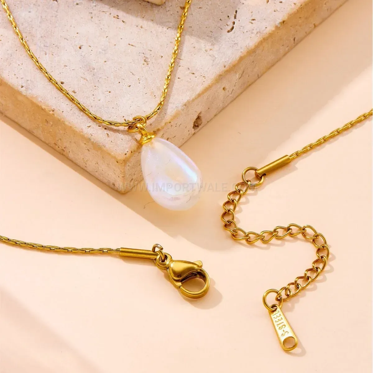 Classic Teardrop Chalcedony Titanium Steel Pendant Chain