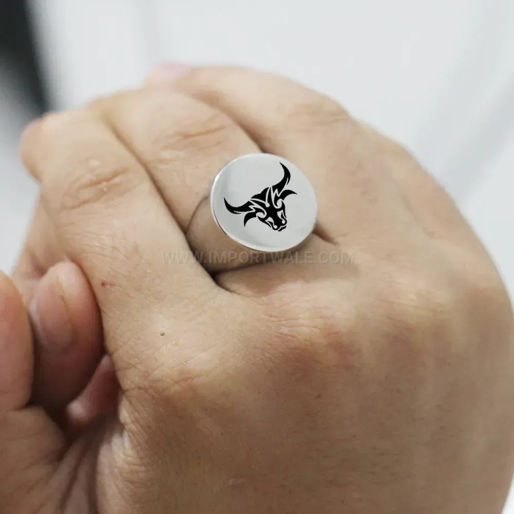 Trendy Engraved Bull Head Vintage 304 Stainless Steel Signet Ring