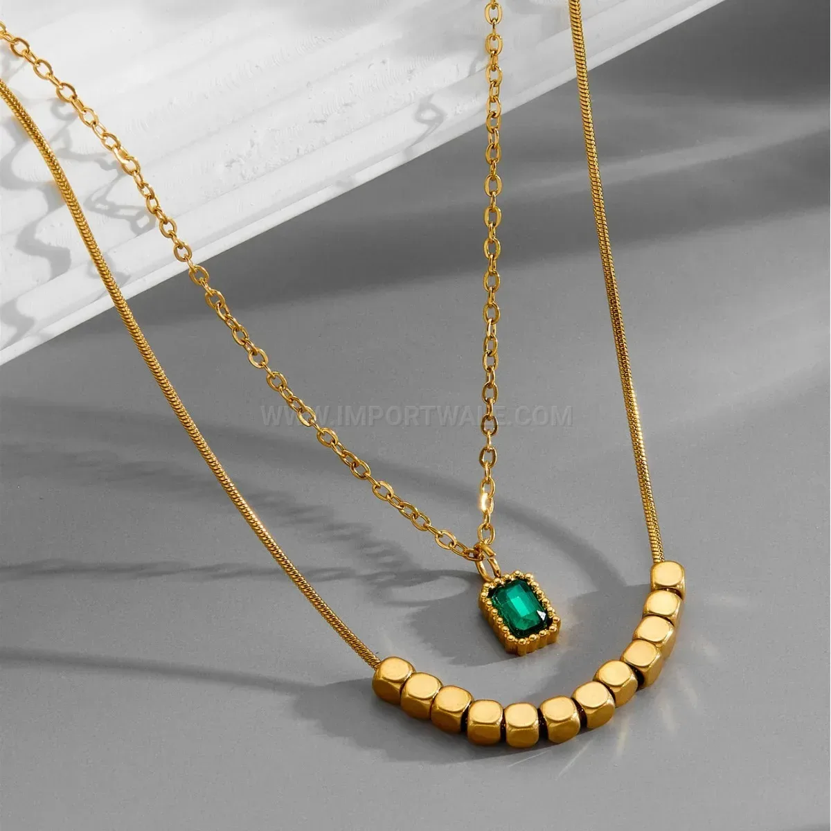 Modern Gold Plated Titanium Steel Heart Clavicle Necklace with Green Zirconia