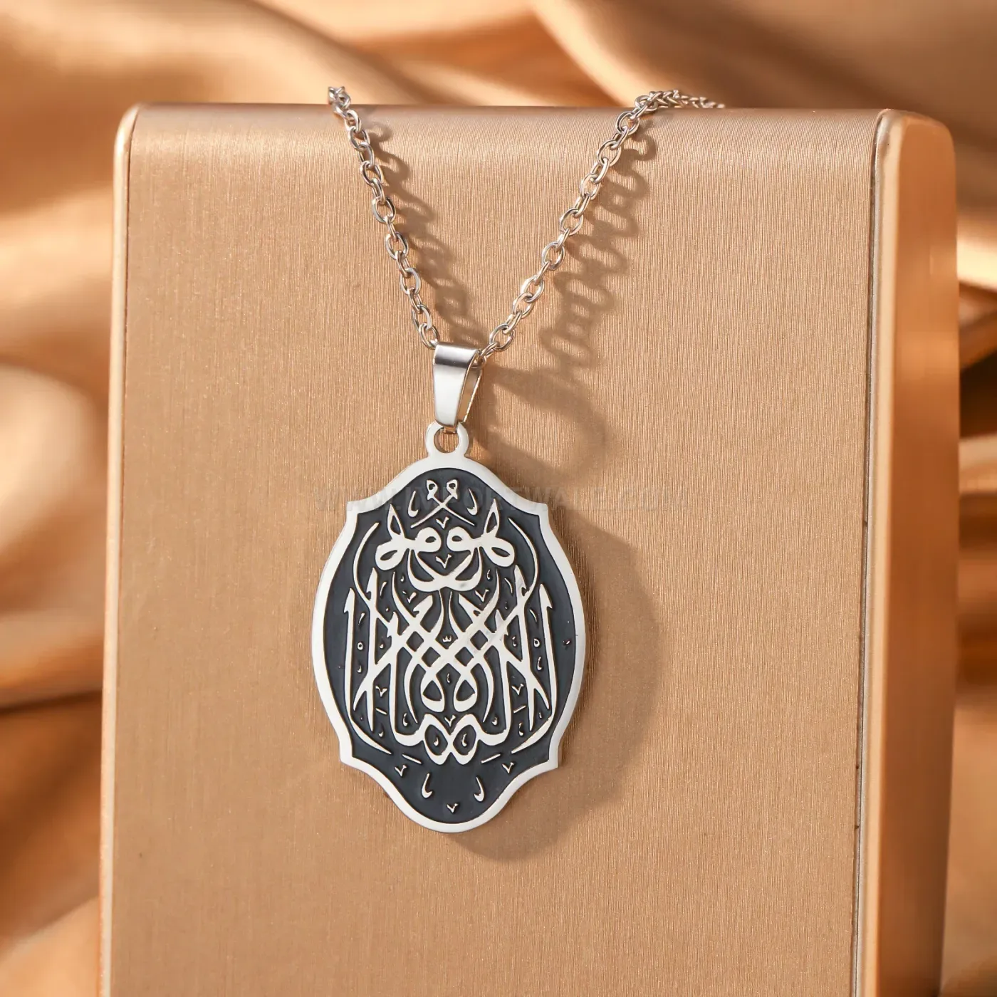 Retro Enamel Arabic Calligraphy Crest Pendant Stainless Steel Necklace