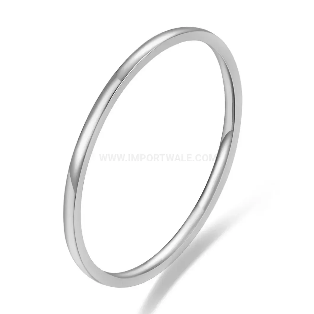 Stylish Slim Mobius Twist Stainless Steel Band Ring