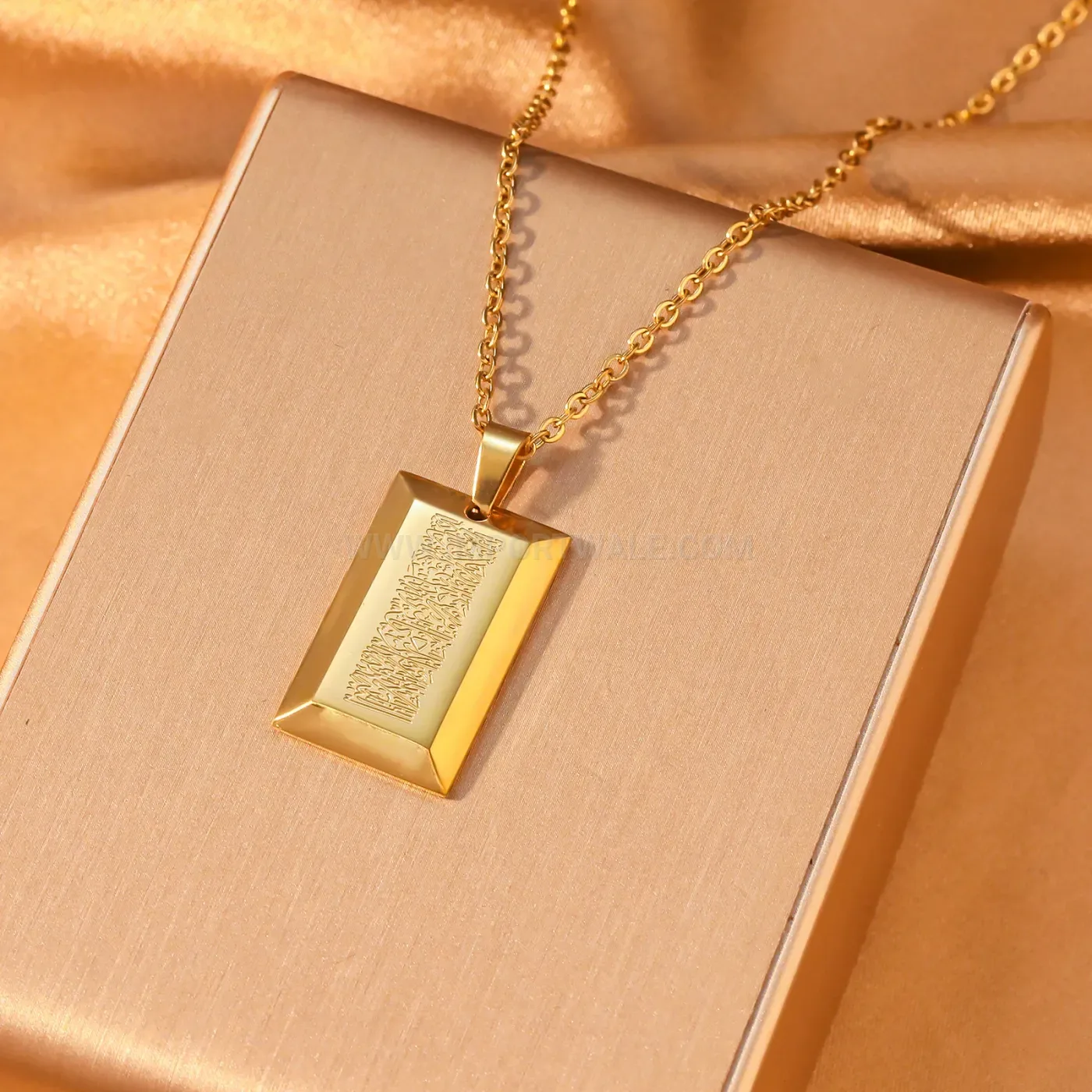 Stainless Steel Ayatul Kursi Arabic Calligraphy Script Pendant Necklace