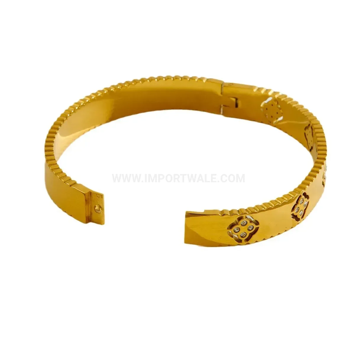 18K Gold Plated Titanium Steel Four Leaf Clover Bangle