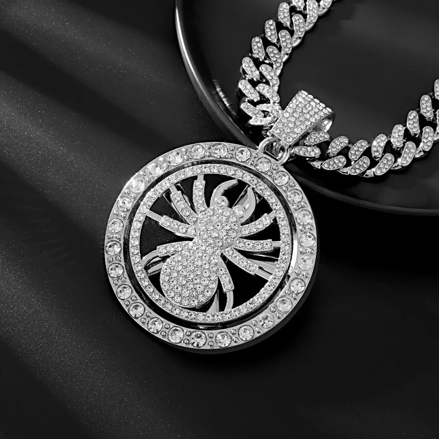 Spinning Spider Zinc Alloy Hip Hop Pendant Necklace