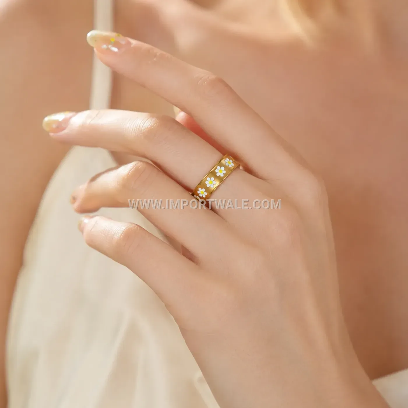 Daisy Flower Rotating Stainless Steel Spinner Band Ring