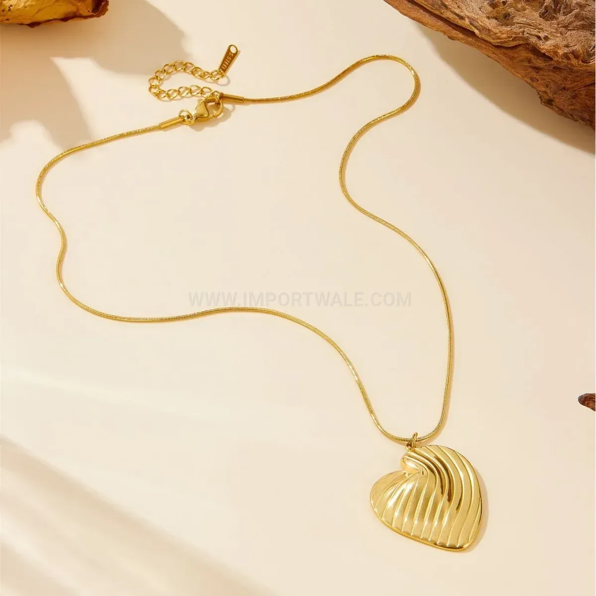 Elegant Gold Plated Striped Heart Titanium Steel Earrings and Necklace Set