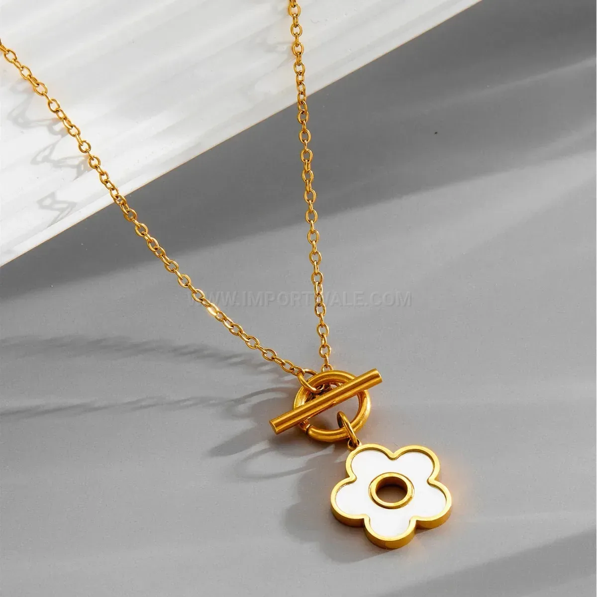 Classic Floral Shell Inlay Stainless Steel OT Clasp Pendant Necklace