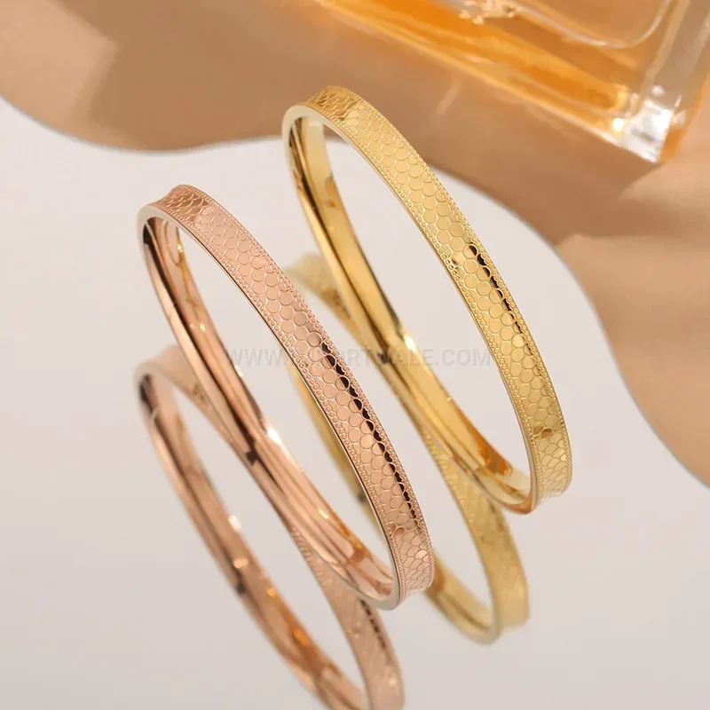 Textured Dragon Scale Pattern Gold-Plated Titanium Bangle