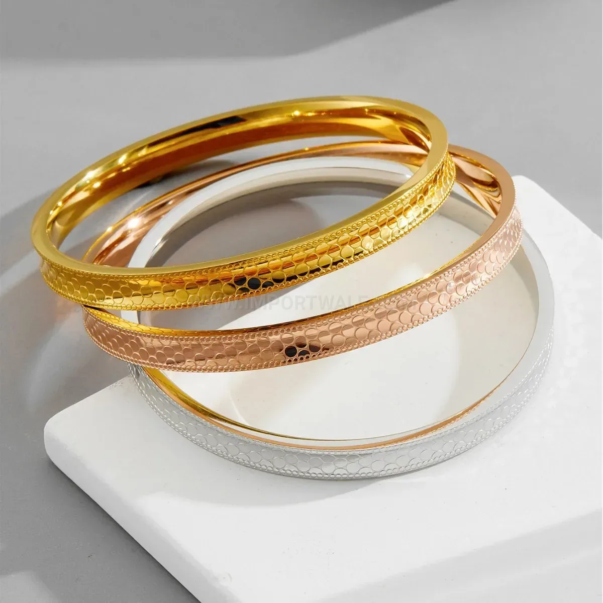 Modern Textured Dragon Scale Patterned Titanium Steel Bangle