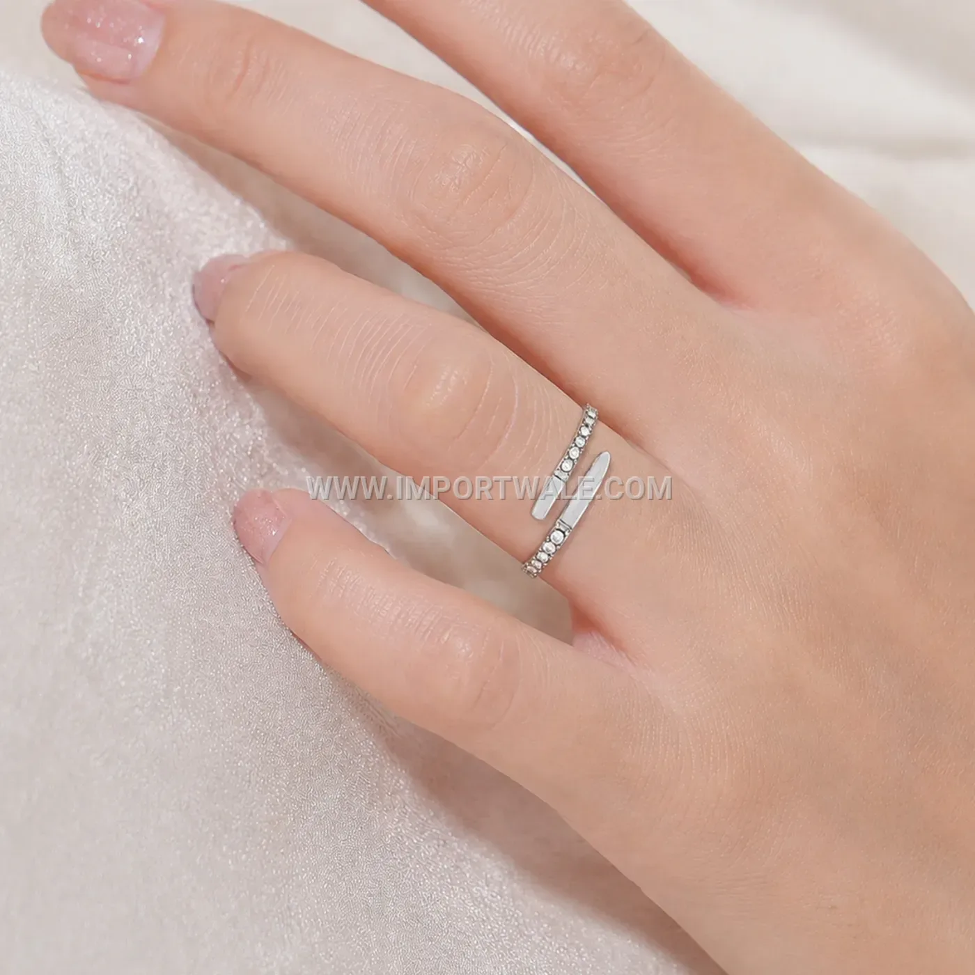 Engraved Open Nail Motif Stainless Steel Zircon Ring