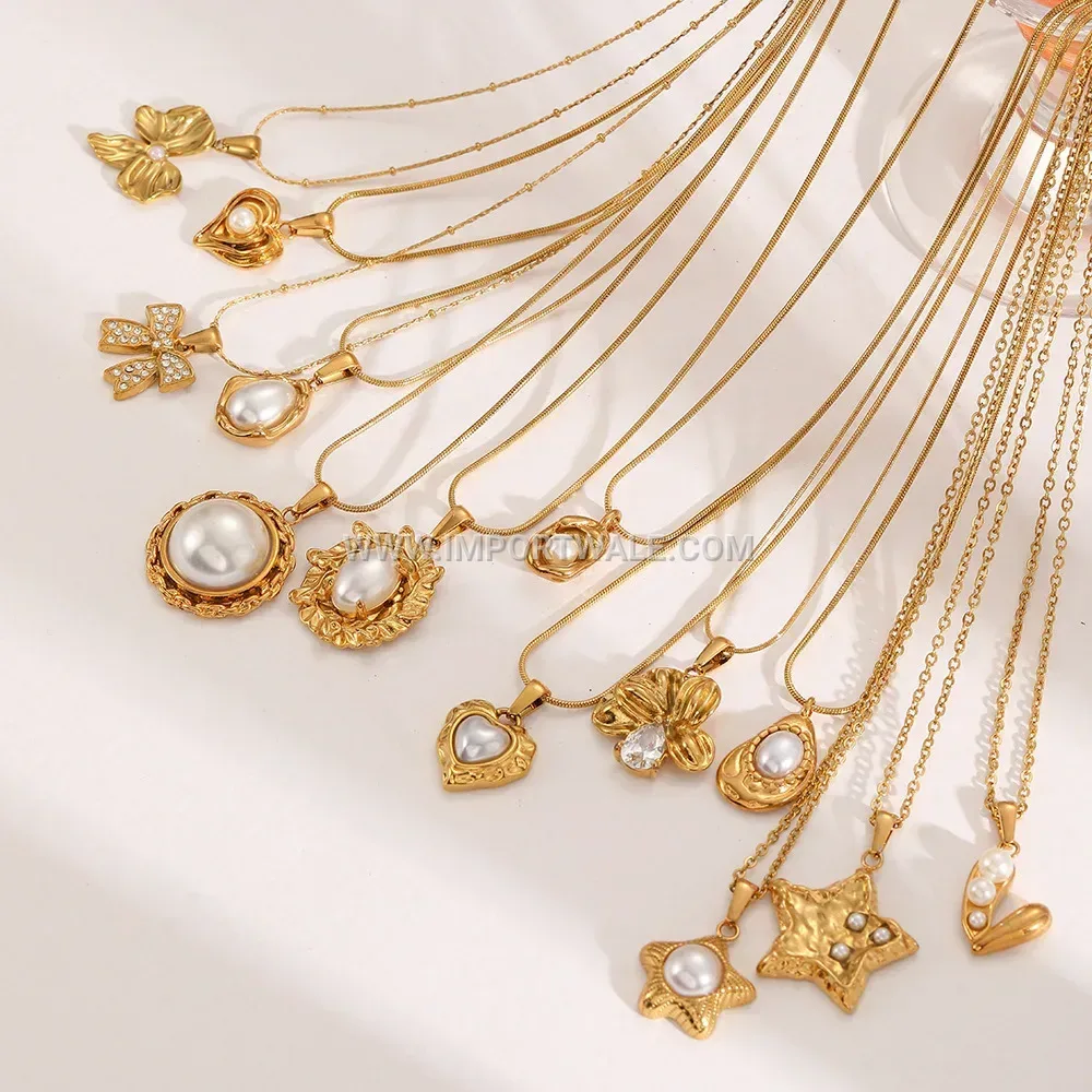 Gold Plated Brushed Heart Pendant Link Chain Necklace
