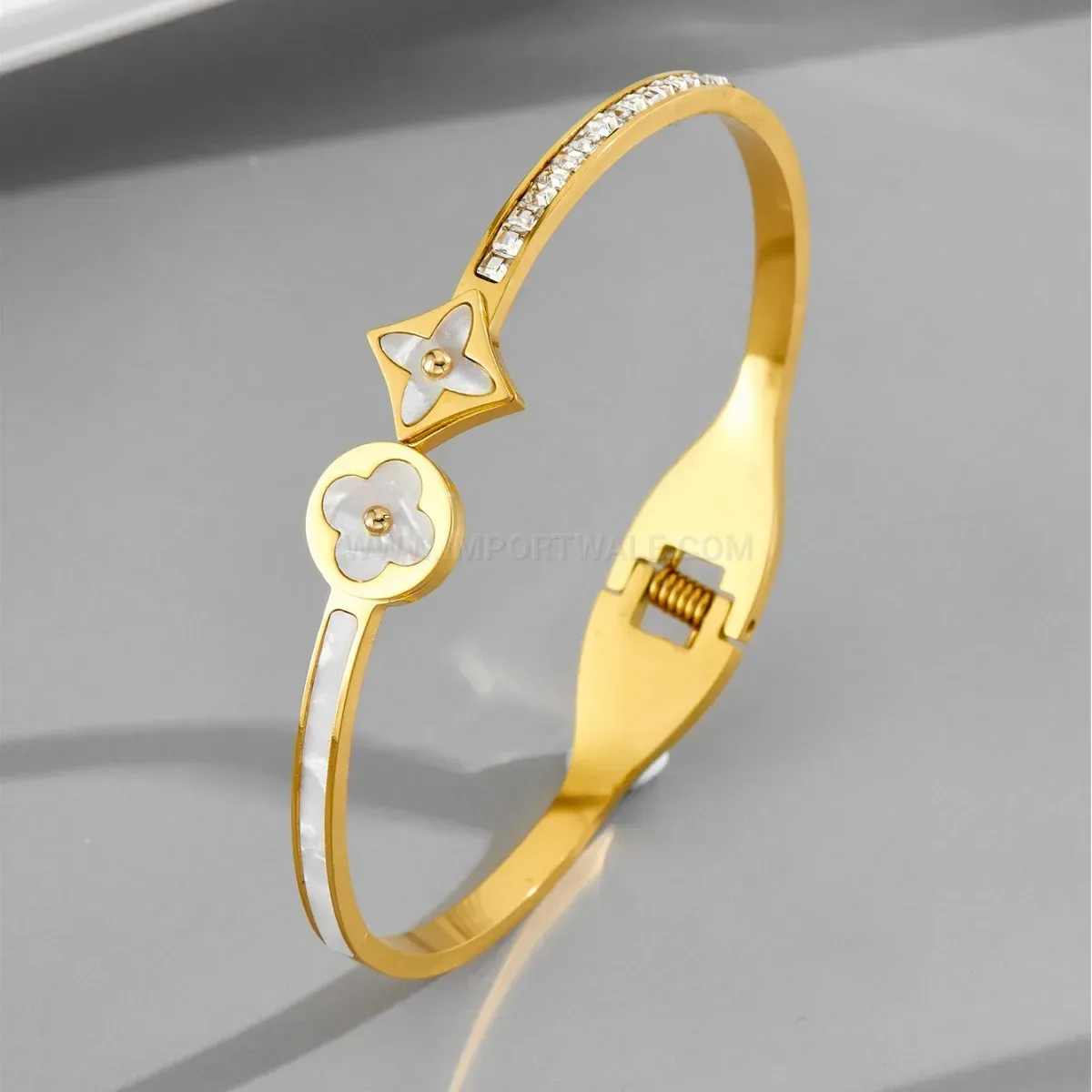 Cubic Zirconia Four-Leaf Clover Mother-of-Pearl Titanium Steel Bangle