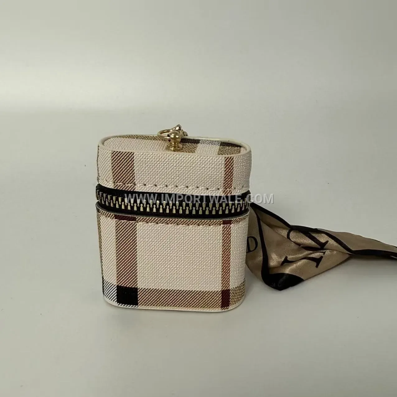 Embossed Striped Leather Mini Pouch and Key Ring Earphone Case
