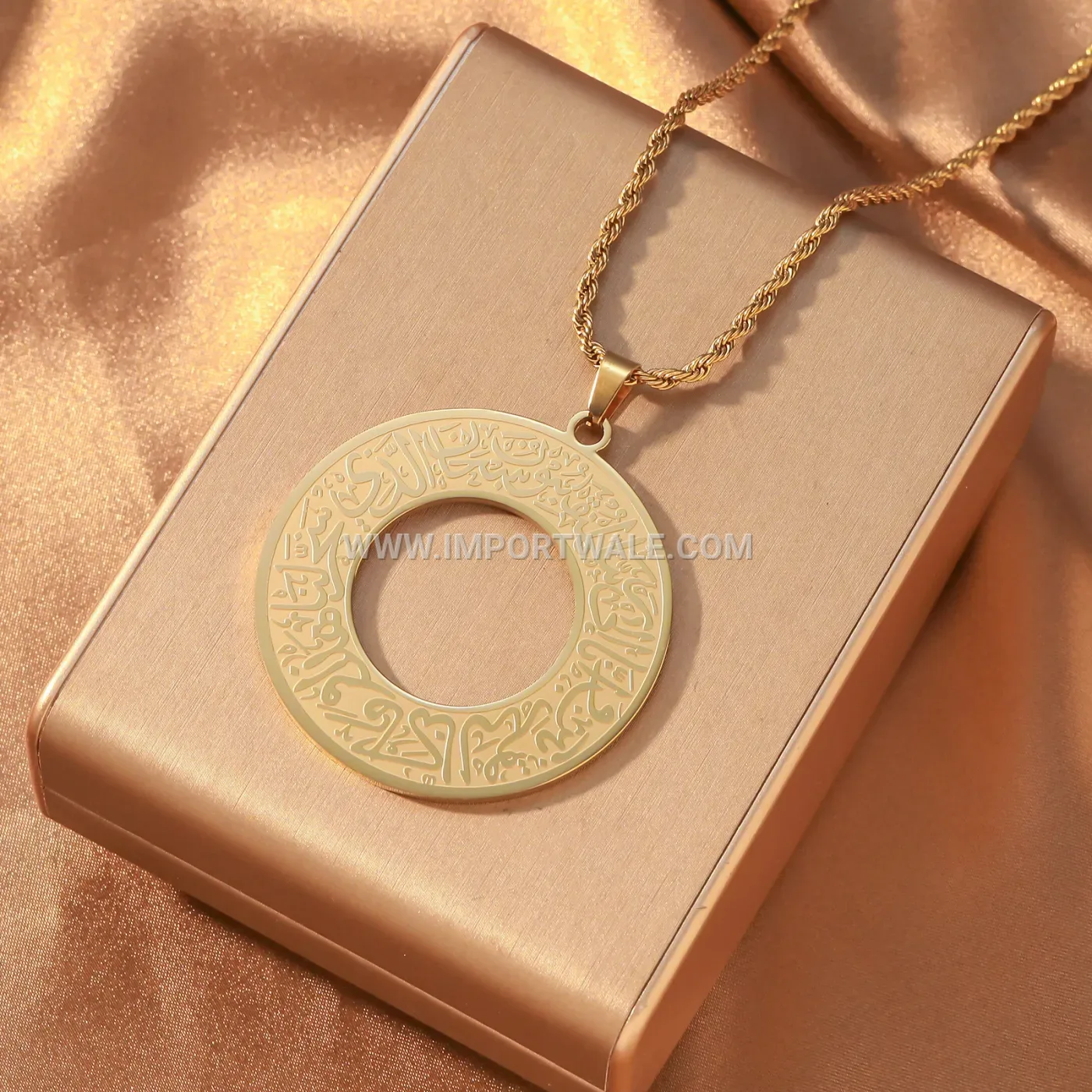 Stainless Steel Ayatul Kursi Circular Calligraphy Pendant Necklace