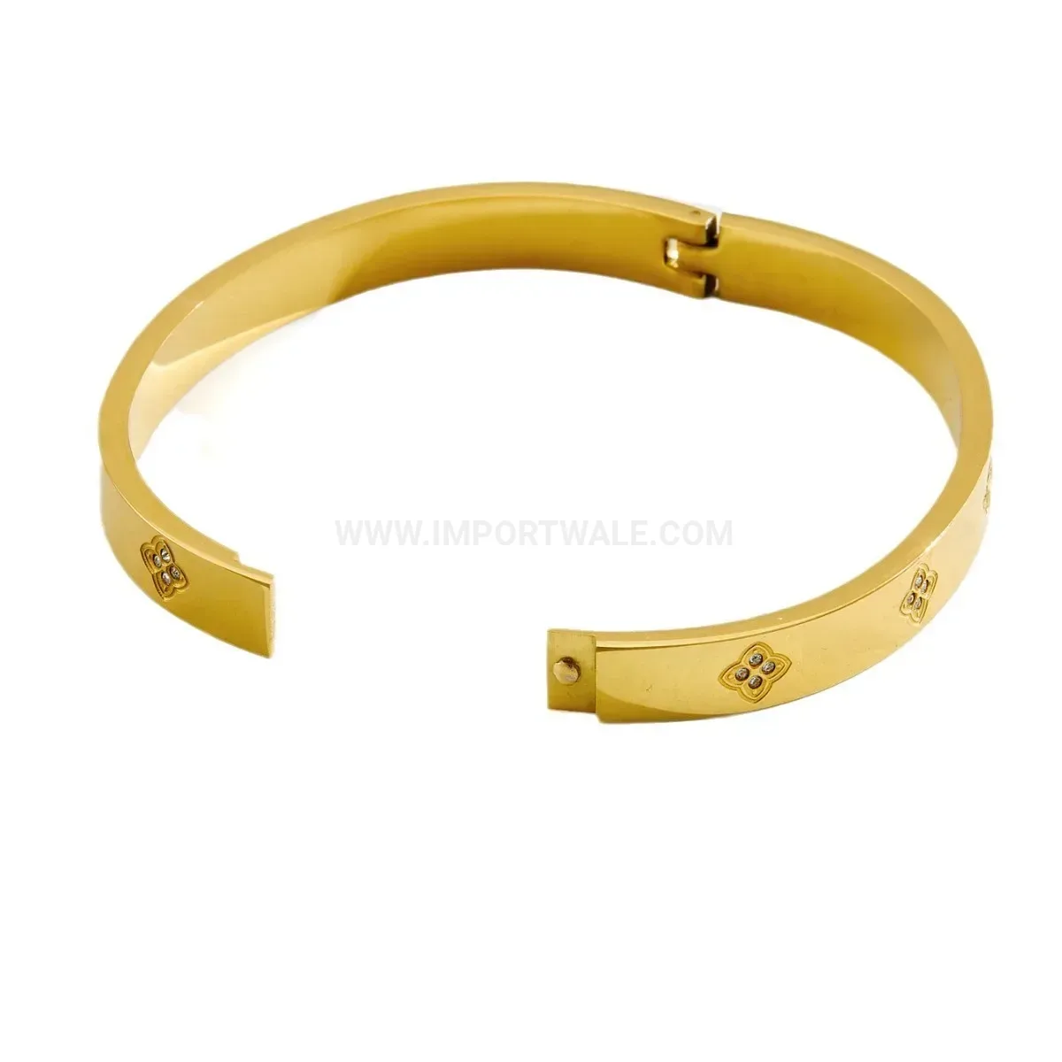 Four-Leaf Clover Pattern Titanium Steel Clasp Bangle Bracelet