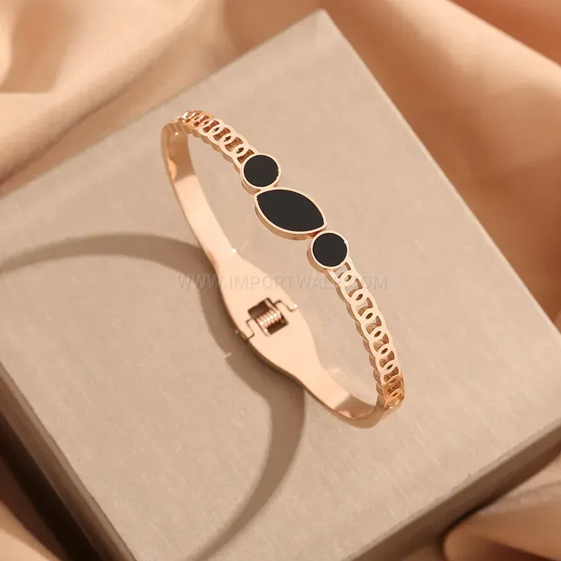Black Shell Oval Titanium Steel Bangle Bracelet