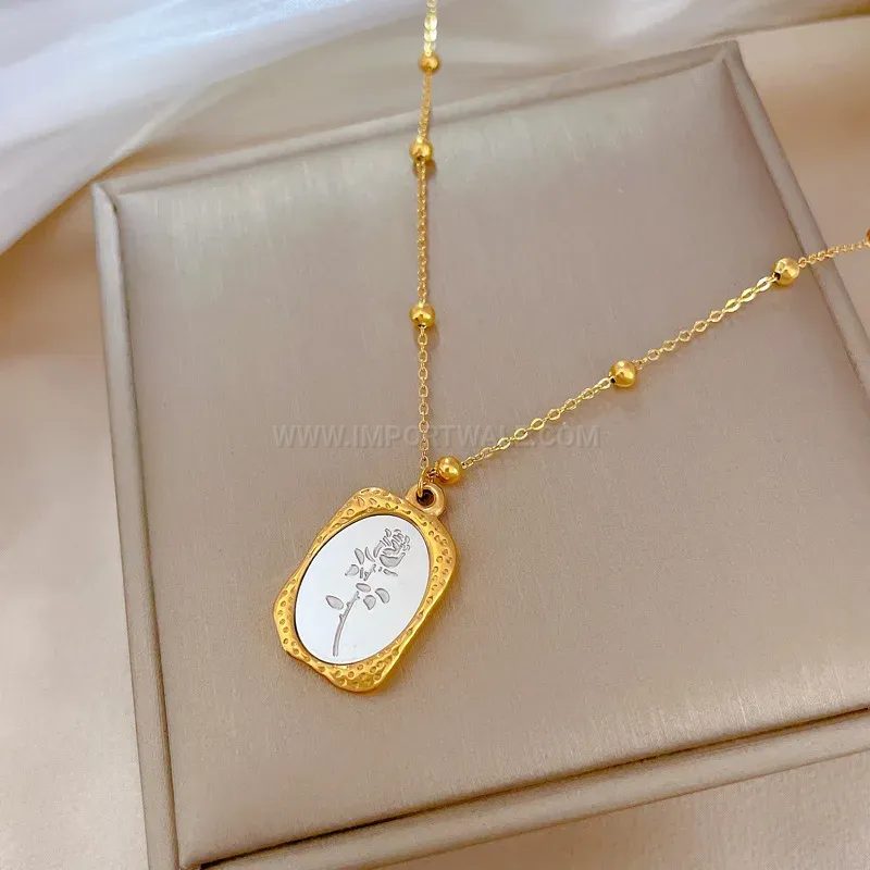 Square Frame Rose Pendant Titanium Steel Short Clavicle Chain