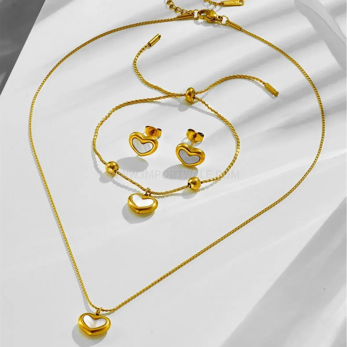 Premium Heart Shaped White Mother Of Pearl Shell Necklace