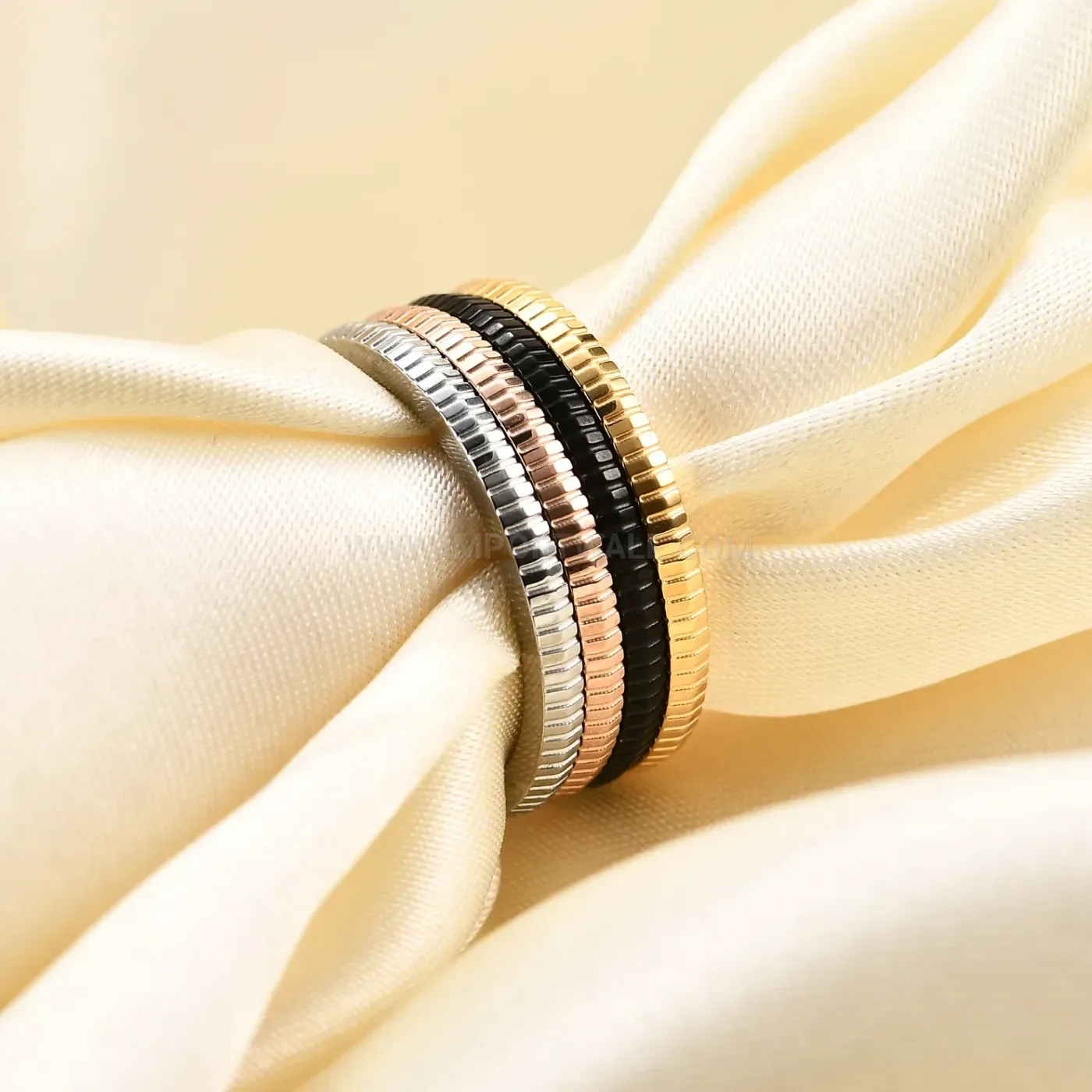Stylish Four-Color Detachable Cracked Effect Stainless Steel Ring