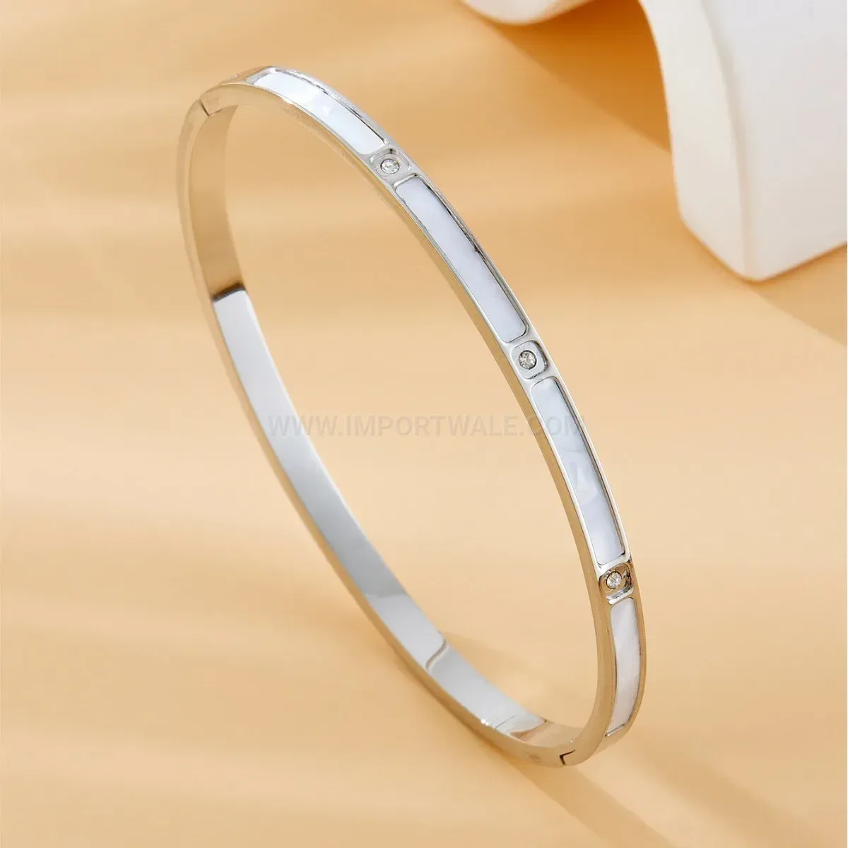 Bold Vacuum-Plated Floral Heart Rhinestone Stainless Steel Bangle
