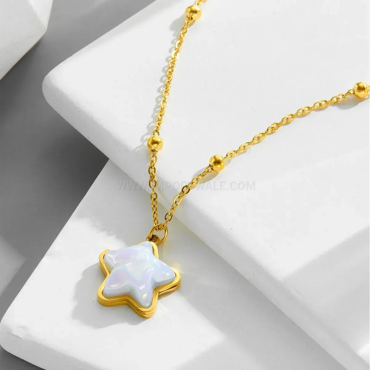 Elegant Minimalist Gold Plated Titanium Steel Star Clavicle Necklace
