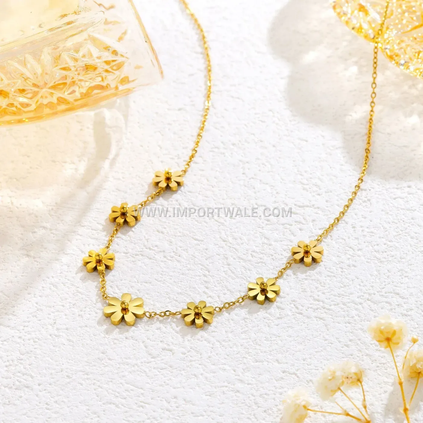 Elegantly Crafted Daisy Charm Stainless Steel Anklet