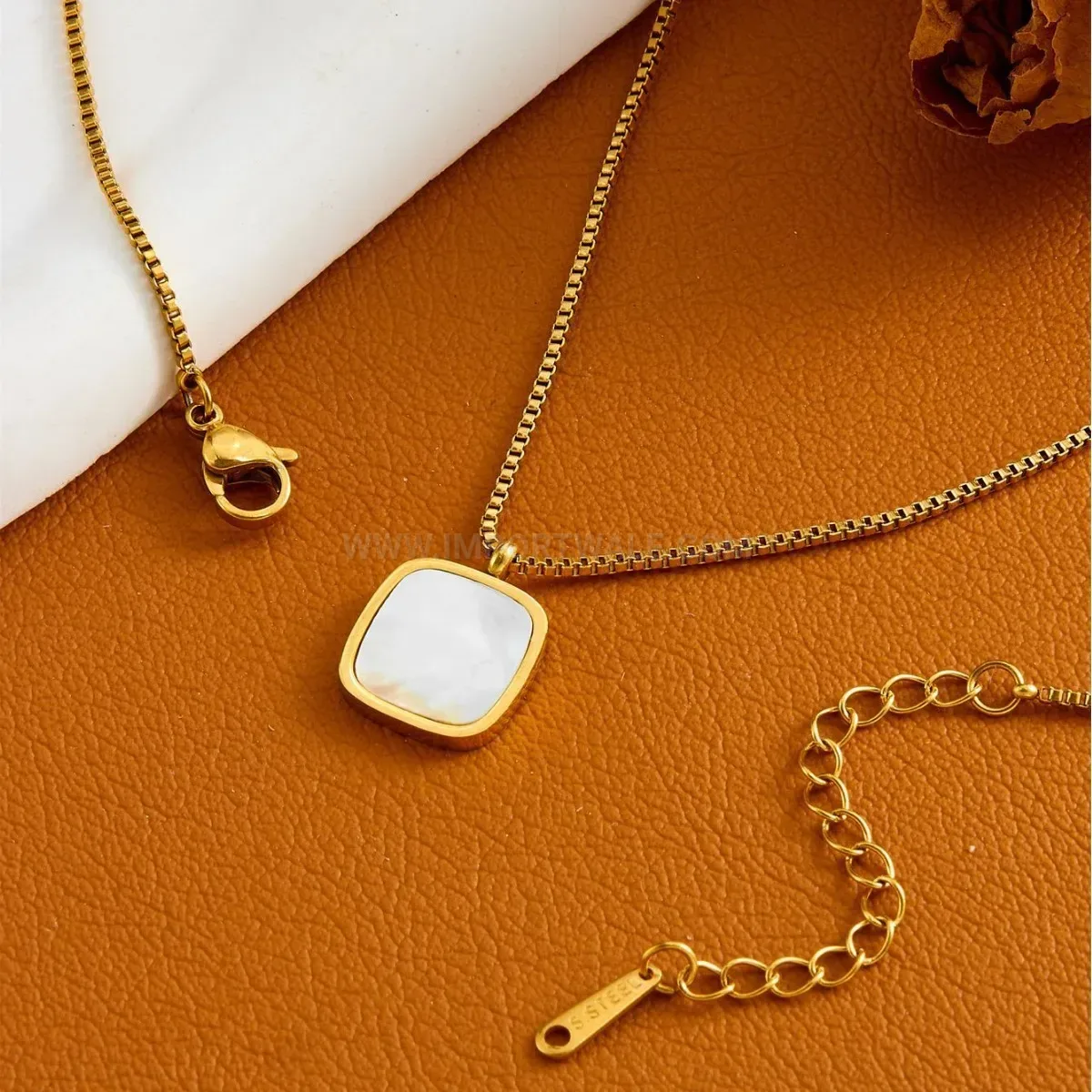 Fashion Geometric Square White Shell Titanium Steel Clavicle Pendant Necklace