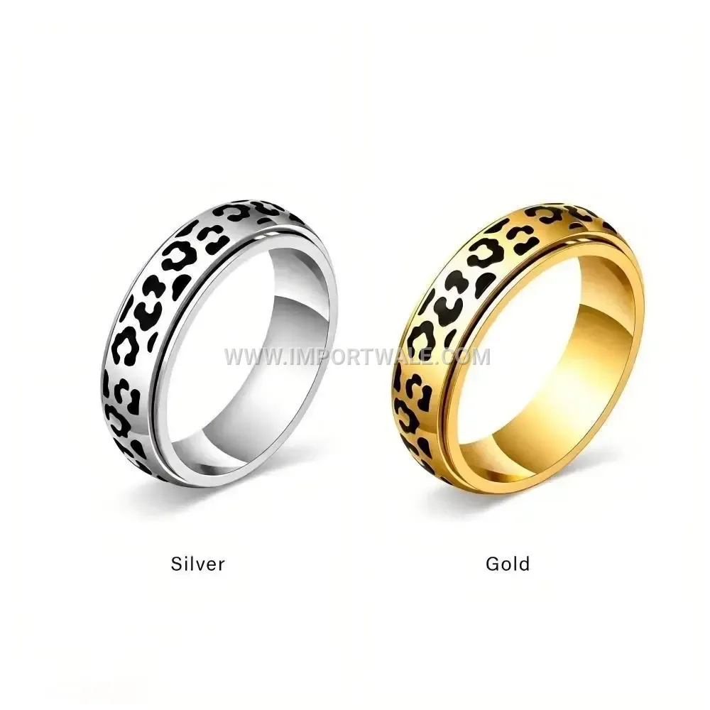 Rotatable Stainless Steel Band Ring with Engraved Leopard Pattern