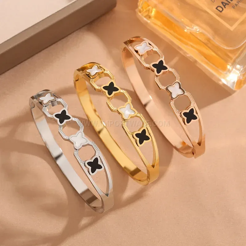 Electroplated Titanium Steel Clover Heart Bangle