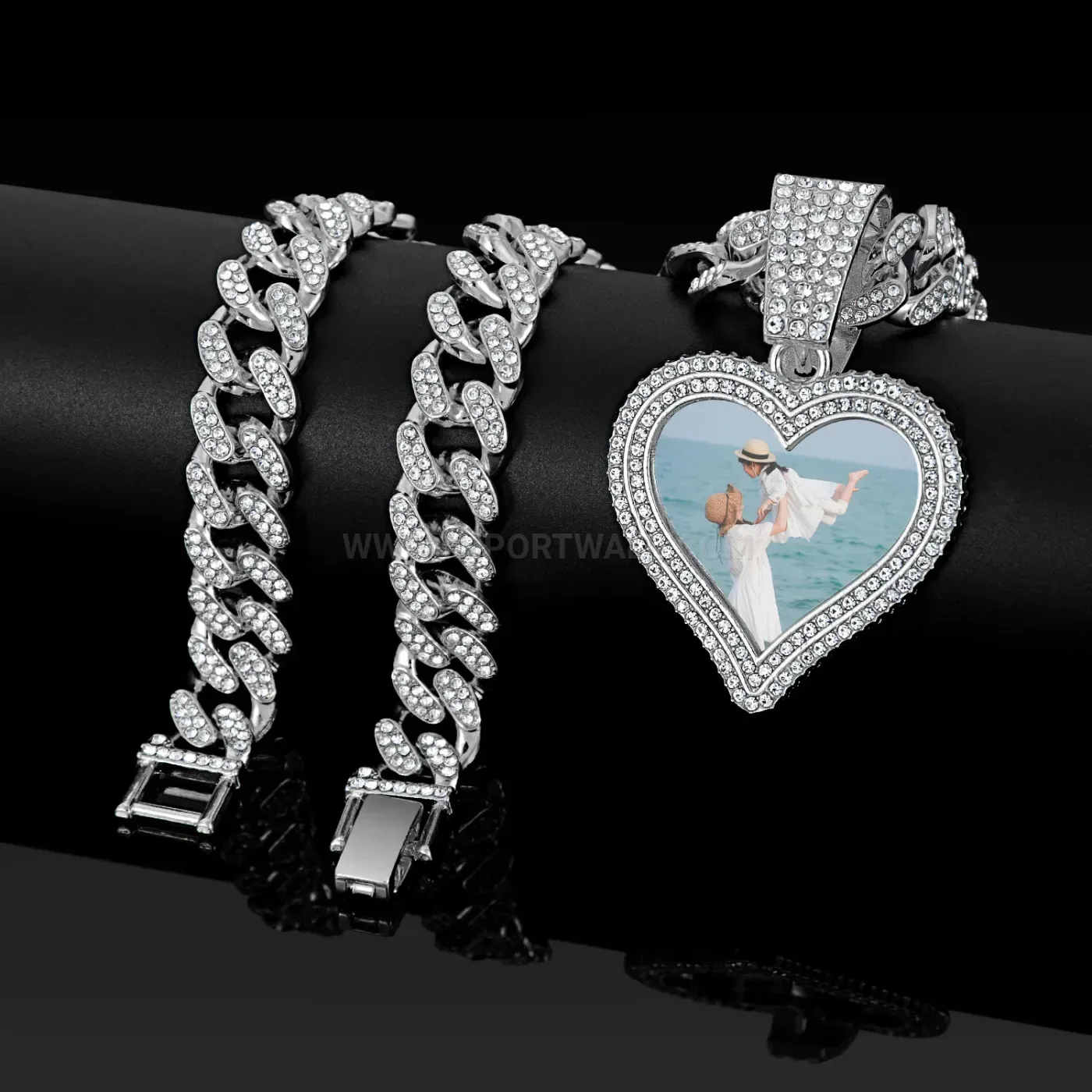Elegant Zinc Alloy Heart Photo Frame Pendant Necklace with Cuban Chain