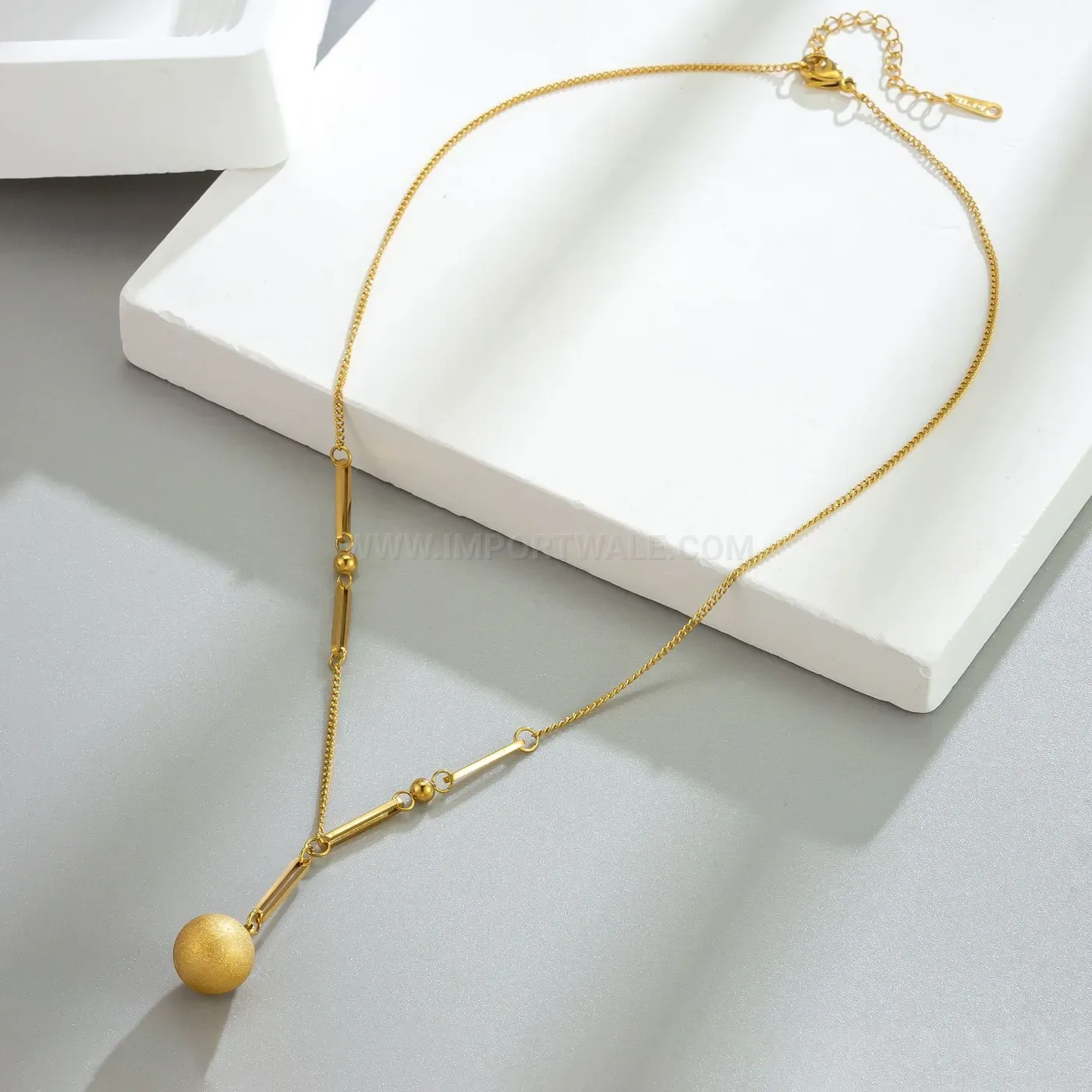 Modern Frosted Gold Sphere Pendant Stainless Steel Clavicle Chain Necklace