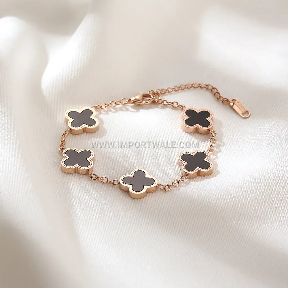 Lucky Four-Leaf Clover Shell Inlay Titanium Steel Bracelet