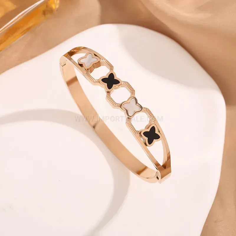 Electroplated Titanium Steel Clover Heart Bangle