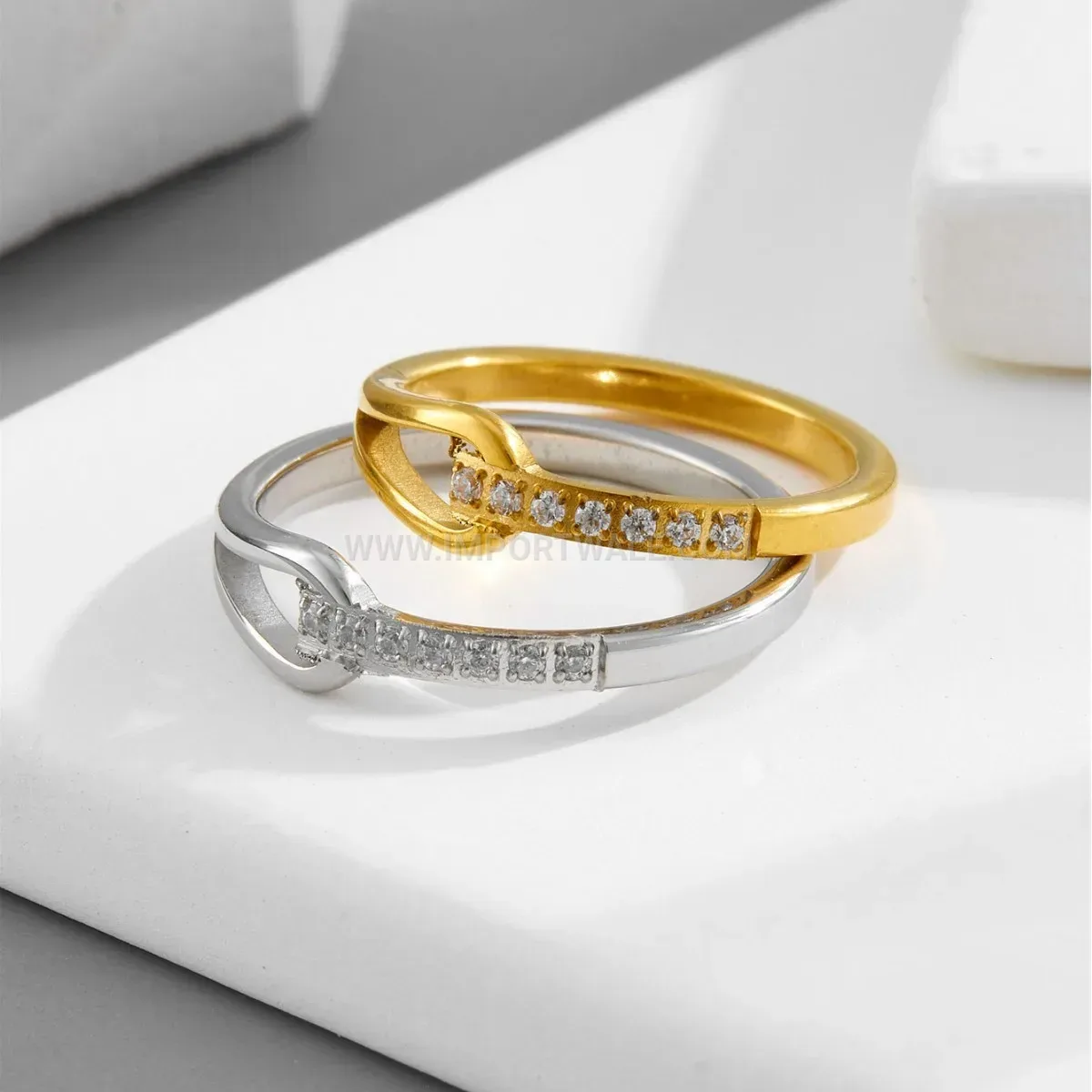 Geometrical Hollowed Titanium Steel Ring Set with Seven Zirconia Stones