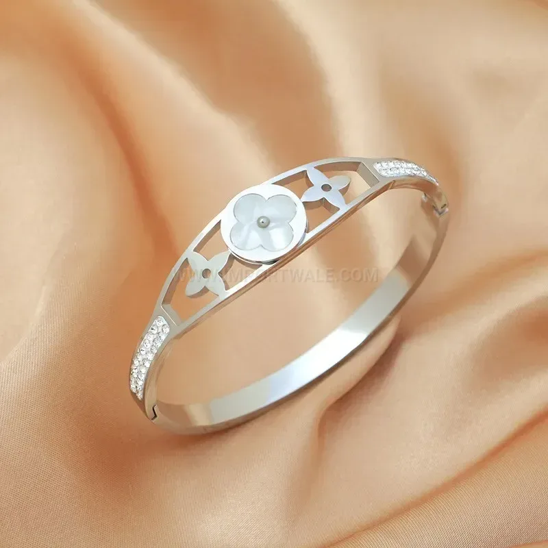 Stylish Four-Leaf Clover Crystal Stainless Steel Bangle Bracelet