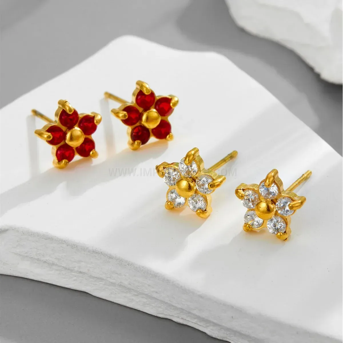 Rhinestone Floral Stud Earrings in Gold Plated Titanium Steel