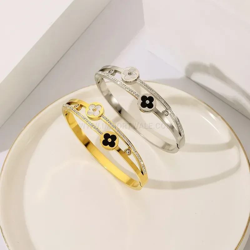 Trendy Four Leaf Clover Stainless Steel Buckle Bangle
