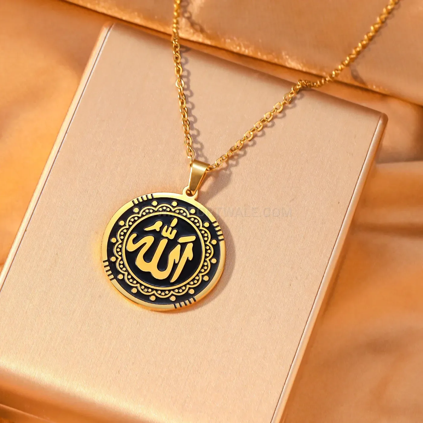 Gold Plated Stainless Steel Round Allah Medallion Calligraphy Necklace
