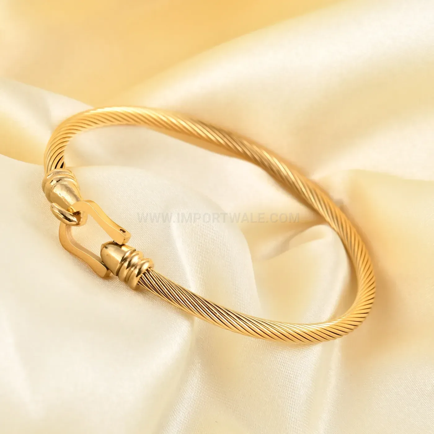 Classic Horseshoe Shackle Clasp Cable Wire Stainless Steel Bangle