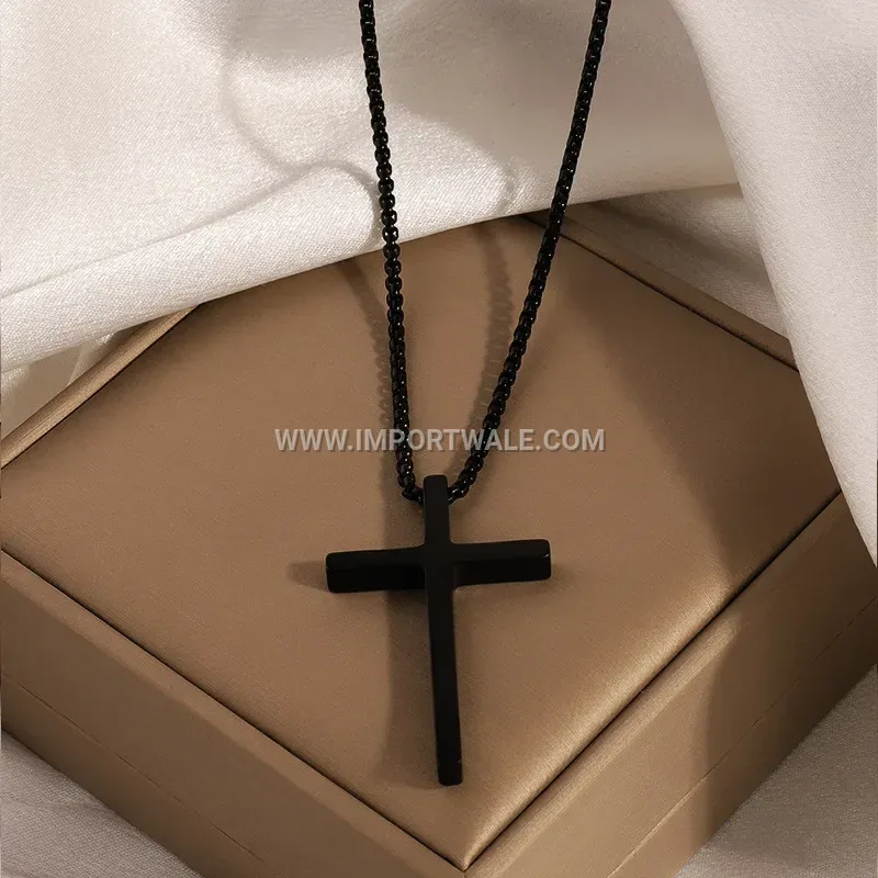 Eighteen Karat Gold Plated Geometric Stainless Steel Pendant Chain Necklace