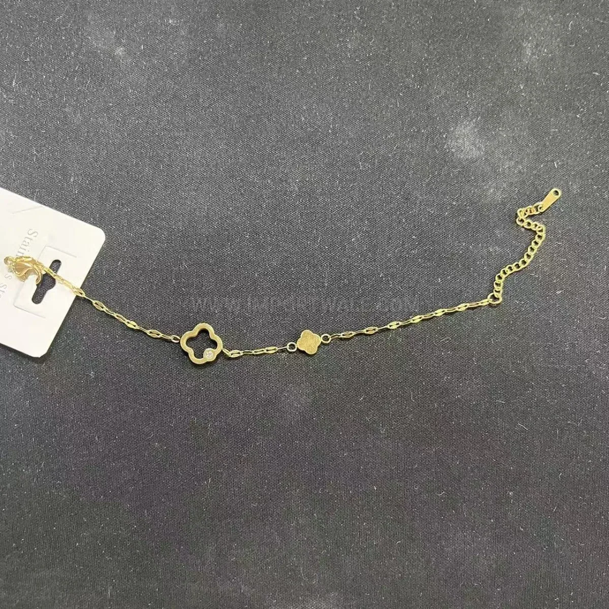 Trendy Delicate Gold Plated Stainless Steel Cutout Clover Bracelet