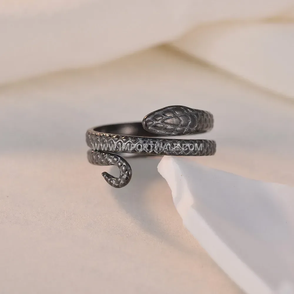 Adjustable Snake Motif Metallic Open Ring